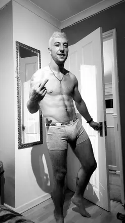 OnlyFans cuenta russellthelovemuscle9 header 2