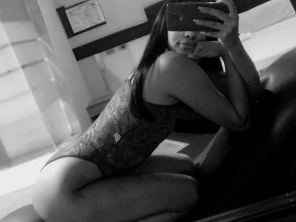 OnlyFans cuenta michellehernandezmh header 2