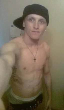 OnlyFans account  turtlekrue avatar 1