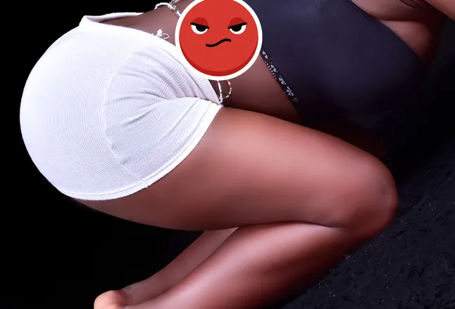OnlyFans cuenta pettitepea header 2