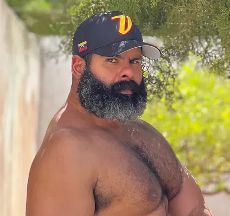 OnlyFans account  oscarbear avatar 1
