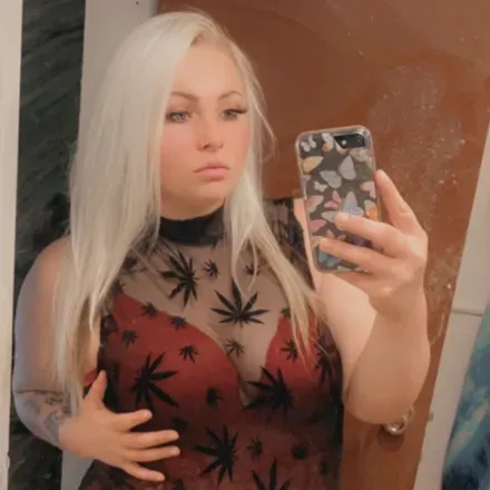 OnlyFans account  macijanee avatar 1