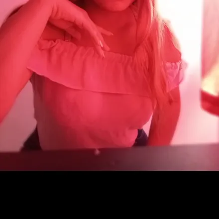 OnlyFans cuenta karelyglez header 2