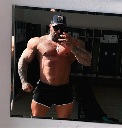 OnlyFans cuenta u227409776 header 2