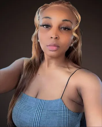 OnlyFans cuenta suzysavage header 2
