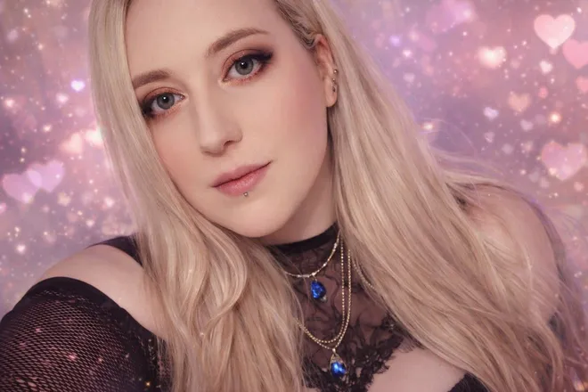 OnlyFans cuenta serenstarlight header 2