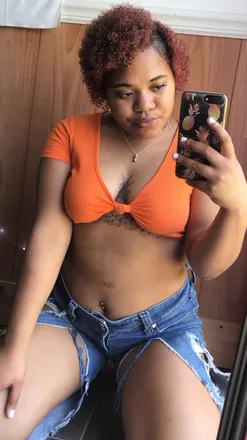 OnlyFans cuenta freakkypineapple header 2