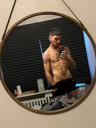 OnlyFans cuenta toxicred_flag header 2