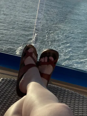 OnlyFans account  megannfootpics header 2