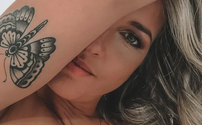 OnlyFans cuenta jessvwthegirlnextdoor header 2