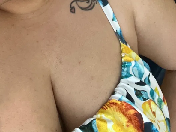OnlyFans cuenta eyesexy header 2