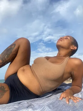 OnlyFans cuenta queenofthecosmos header 2