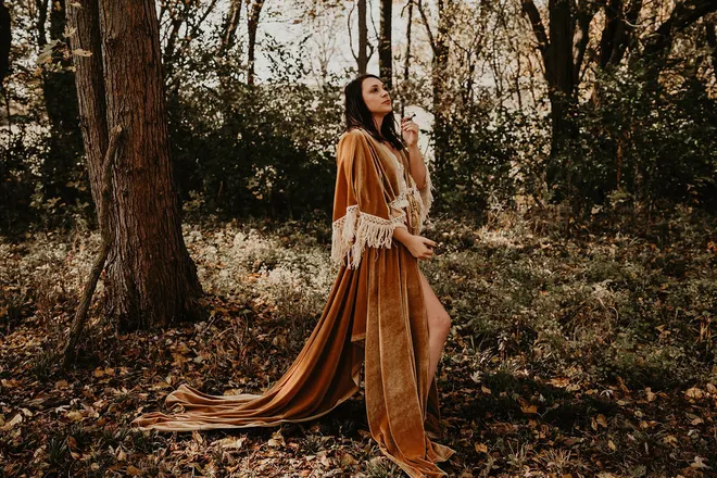 OnlyFans account  hippie_love02 header 2