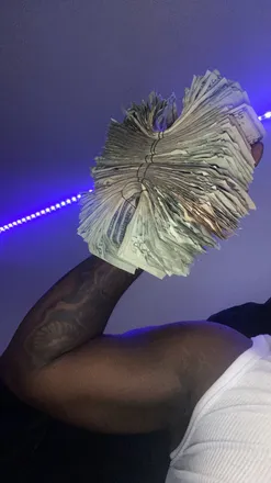 OnlyFans cuenta wavyychriss__ header 2