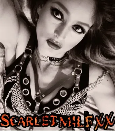 OnlyFans cuenta scarletmilfxx header 2