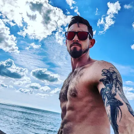 OnlyFans account  mackiegee header 2