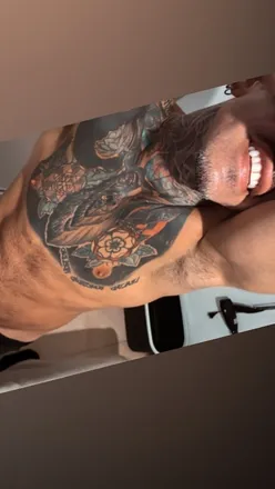 OnlyFans account  emiliano.x.ruano header 2