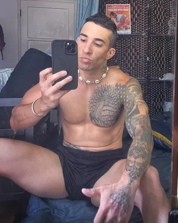 OnlyFans cuenta maximilliano header 2