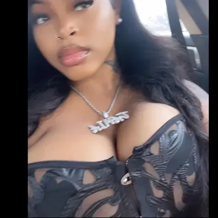 OnlyFans cuenta wifeysplayhouse header 2