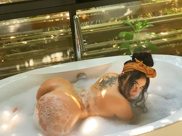 OnlyFans cuenta raqualrose header 2