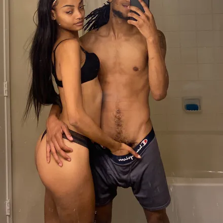 OnlyFans cuenta therealkmvdalie header 2