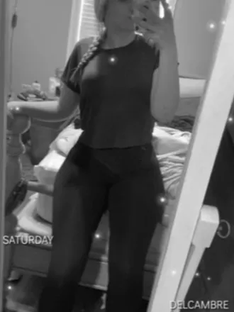 OnlyFans cuenta sarahtoups18 header 2