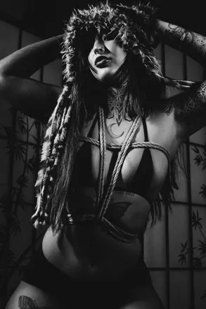 OnlyFans cuenta raineybabey header 2