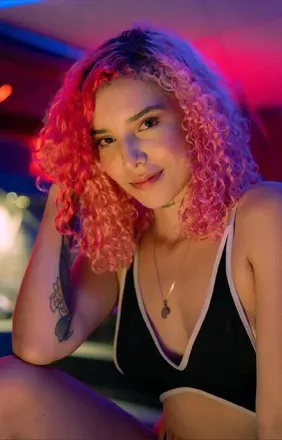 OnlyFans cuenta saracurlpink avatar 1