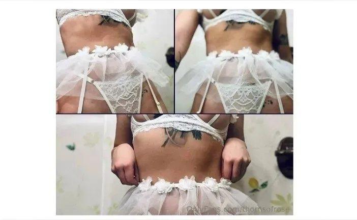 OnlyFans account  thornsofrose header 2