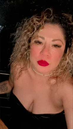 OnlyFans account  curlygirl088 header 2
