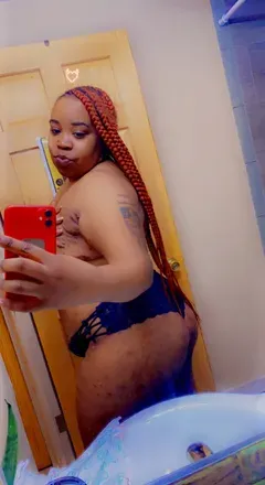 OnlyFans account  fantasyqween29 header 2