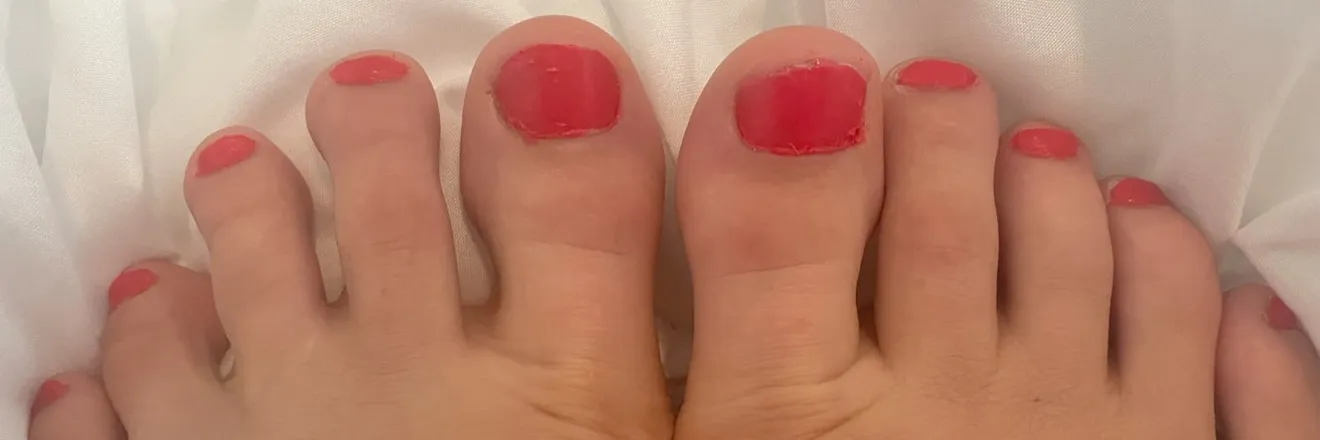 OnlyFans cuenta sweatyfeetgirl1 header 2