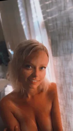 OnlyFans account  linn39 avatar 1