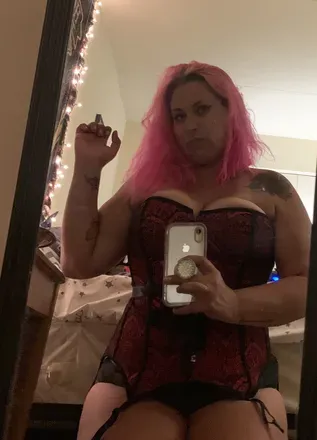 OnlyFans cuenta curvynerd3344 avatar 1