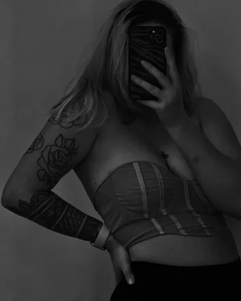 OnlyFans cuenta heyadriford header 2