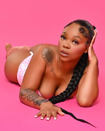 OnlyFans cuenta prettynwetttt header 2