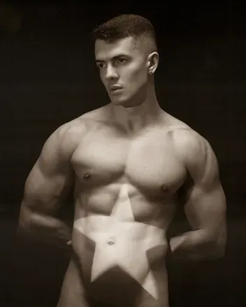 OnlyFans account  reyericc avatar 1