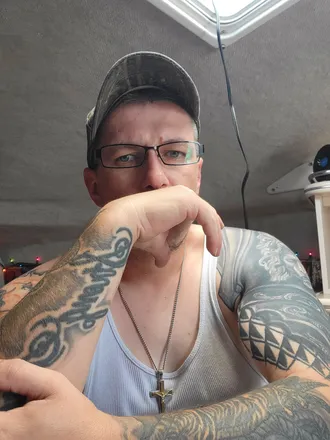 OnlyFans cuenta wrenchking header 2