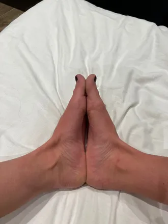 OnlyFans cuenta feetbaelovers header 2