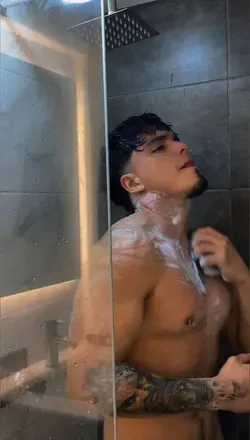 OnlyFans account  guerreroandyy avatar 1