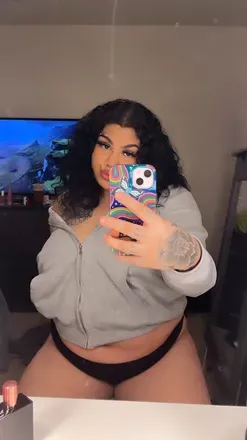 OnlyFans cuenta mamitahenny avatar 1