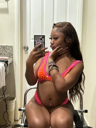 OnlyFans cuenta money_kiki avatar 1