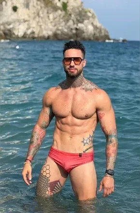 OnlyFans account  viktoronee avatar 1