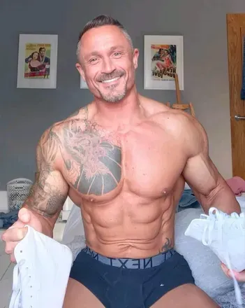 OnlyFans cuenta adrianjames avatar 1