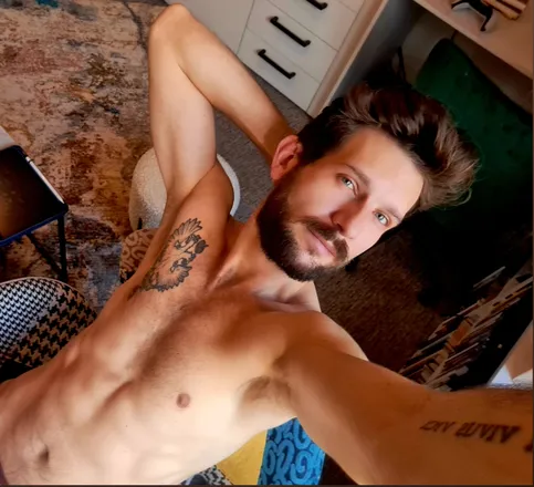 OnlyFans cuenta bohemianboy90 header 2