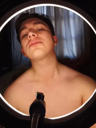 OnlyFans cuenta robertoreyes4202 header 2