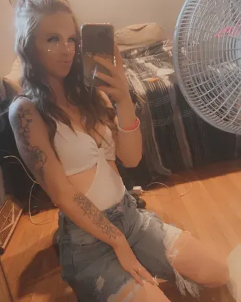 OnlyFans cuenta nikkolebaby1207 avatar 1
