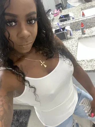 OnlyFans cuenta peach2102 avatar 1