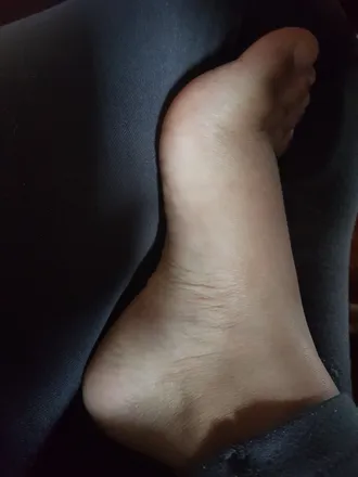 OnlyFans account  feet-b header 2