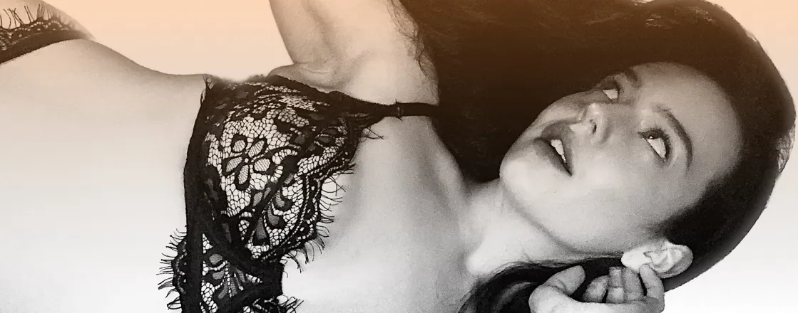 OnlyFans account  lolalovejoyxox header 2